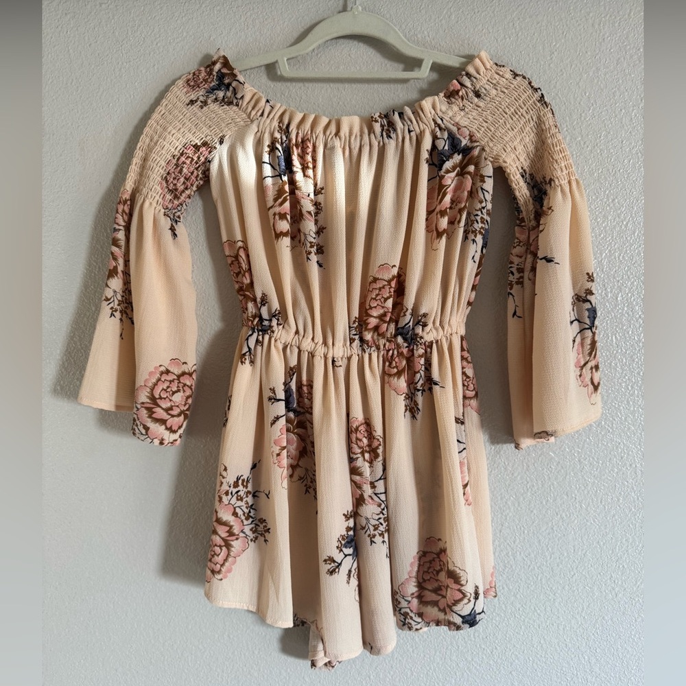 NLW light pink/peach floral romper